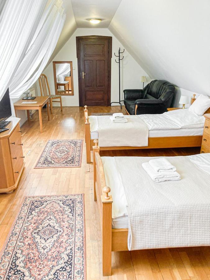 Hotel Salamander - Garni Banska Stiavnica Exterior photo